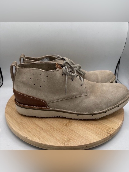 Clarks Men’s Capler Mid Calf Lace up Chukka Boot Sand Suede Size 11.5 M Casual main image 4